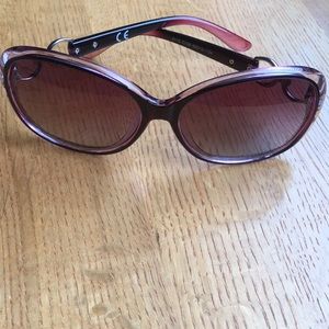 VeBrellen Sunglasses with Case
